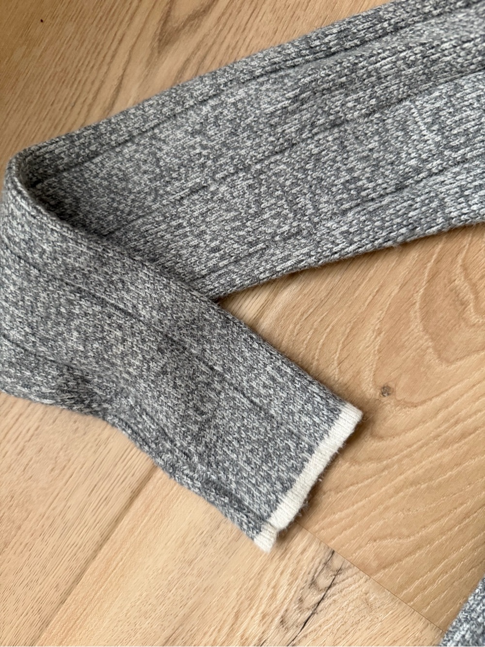 hinge Gray Ribbed Long Sleeve Ruffle-Trim Sweater - Picture 4 of 7